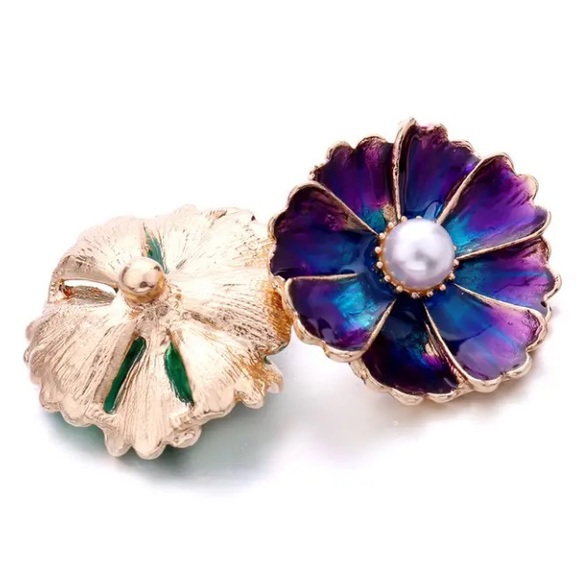 Purple Flower & Black Leather Snap Bracelet - Picture 3 of 9